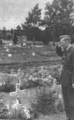 Josef Balejka u hrobu J. FrantiÅ¡ka.
